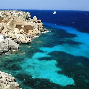 Le Mura Di Tufo Favignana